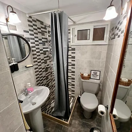 Séjour chez l'habitant Ensuite With Private Kitchen In A Typical Maltese Townhouse Sliema