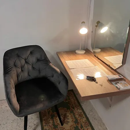 Ensuite With Private Kitchen In A Typical Maltese Townhouse Homestay